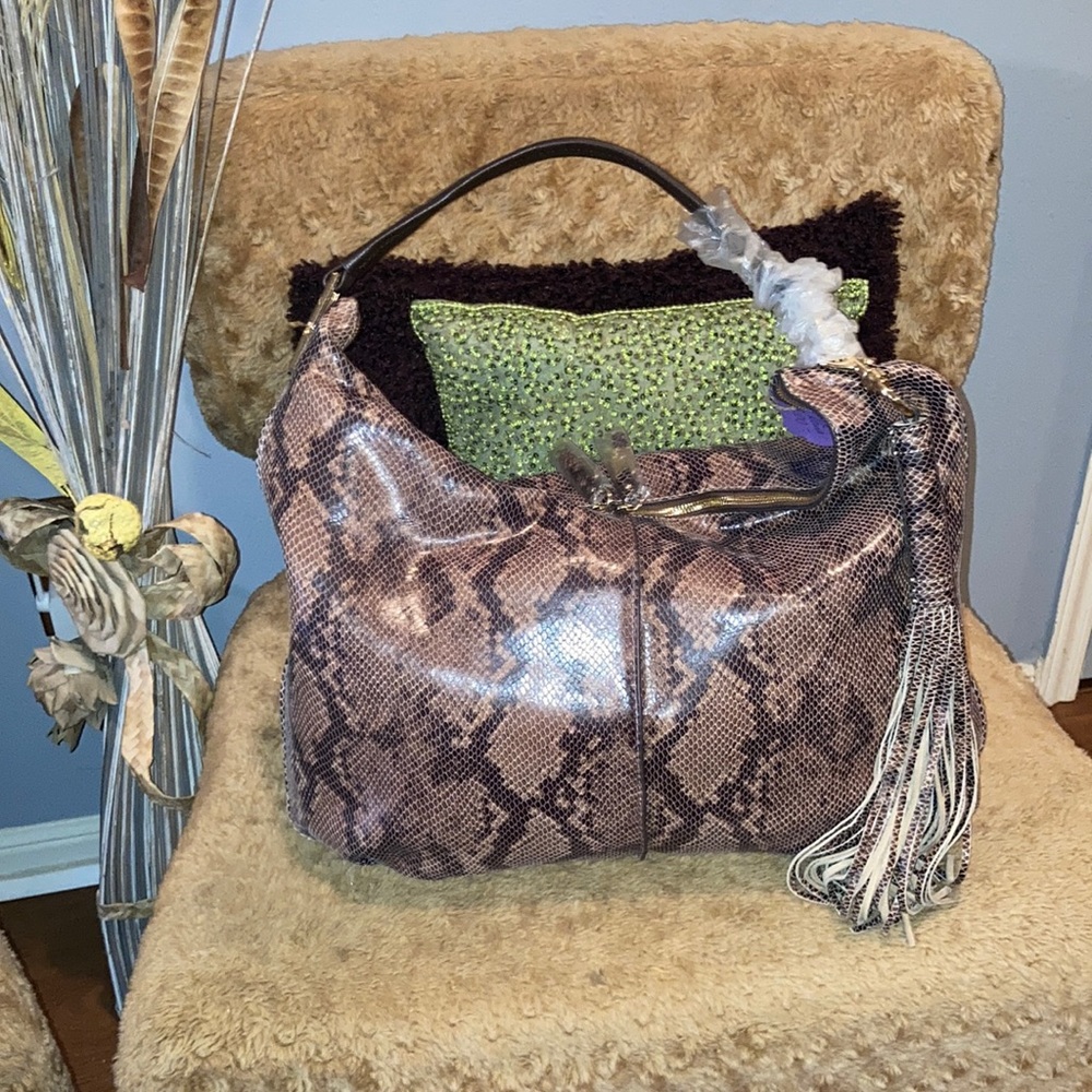 GILI Leather Handbag